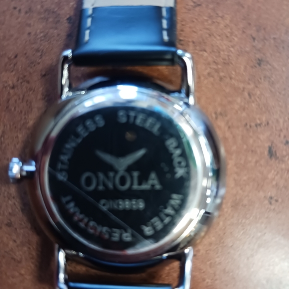 Watch - Picture 2 of 3